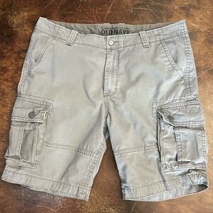 Men’s Old Navy Cargo Shorts Flat front Inseam 10.5”